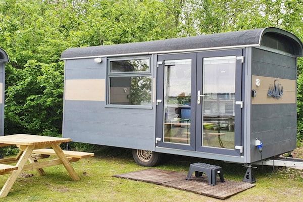 Buitenkant - Romantisch verblijf in een huifkar aan het meer in Almere (1)