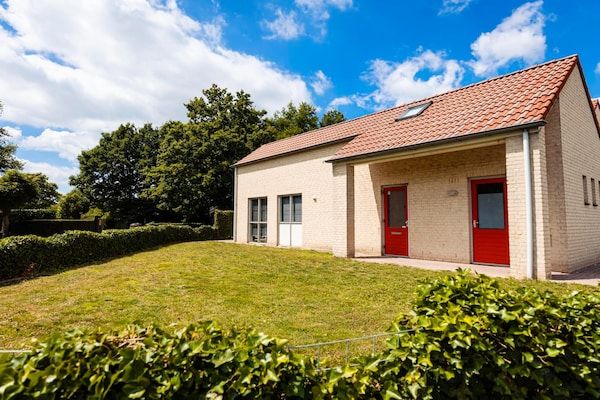 Buitenkant - Vrijstaande bungalow aan de bosrand in Ewijk (1)
