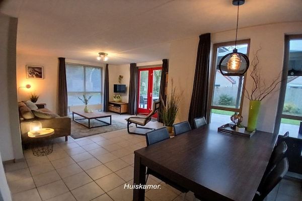 Eetkamer - Villa voor 6 personen met omheinde tuin in Ewijk (2)