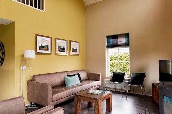 Woonkamer - Vrijstaande woning in Vlagtwedde met sauna in Vlagtwedde (2)