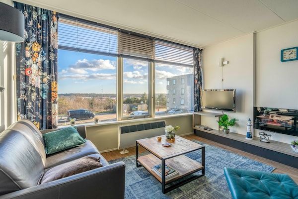 Woonkamer - 2 Persoons appartement met eilandzicht in De Koog (2)