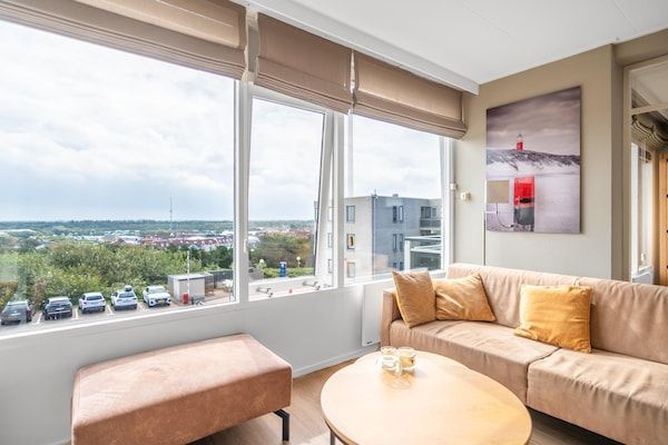 Woonkamer - 2 Persoons appartement met eilandzicht in De Koog (4)