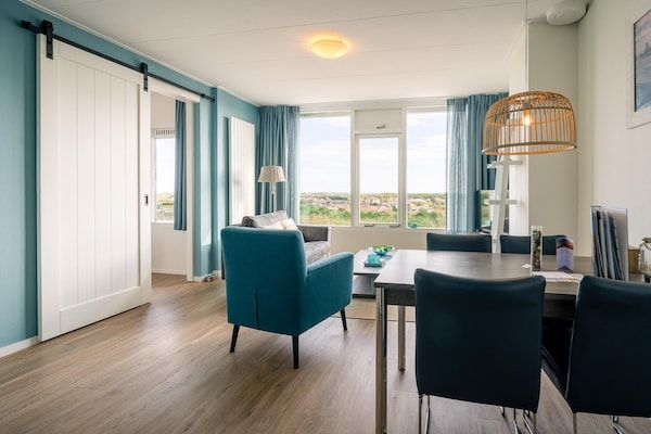 Woonkamer - 2 Persoons appartement met eilandzicht in De Koog (3)
