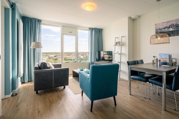 Woonkamer - 2 Persoons appartement met eilandzicht in De Koog (4)
