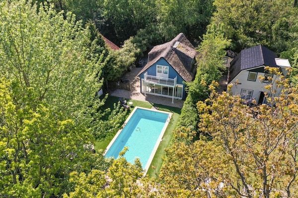 PoolOfHouse - Heerlijke 4 persoons villa met privé zwembad in De Koog (1)