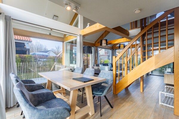 Eetkamer - Comfortabel familiehuis aan het strand in Renesse (4)