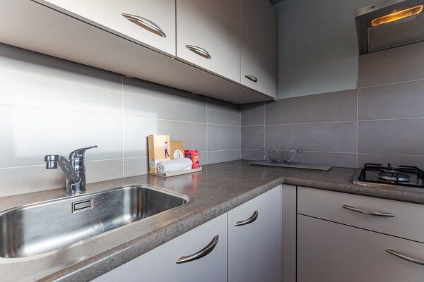 Keuken - Comfortabel familiehuis aan het strand in Renesse (3)