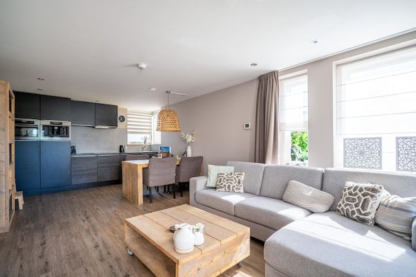 Woonkamer - 2 persoons eilandzicht appartement met sauna in De Koog (5)