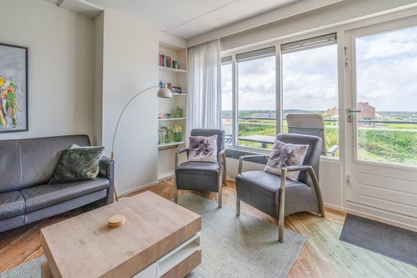 Woonkamer - 2 Persoons appartement met sauna in De Koog (2)