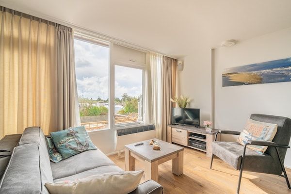 Woonkamer - 2 persoons eilandzicht appartement in De Koog (4)