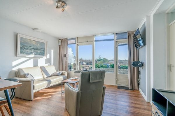 Woonkamer - 2 persoons eilandzicht appartement in De Koog (5)