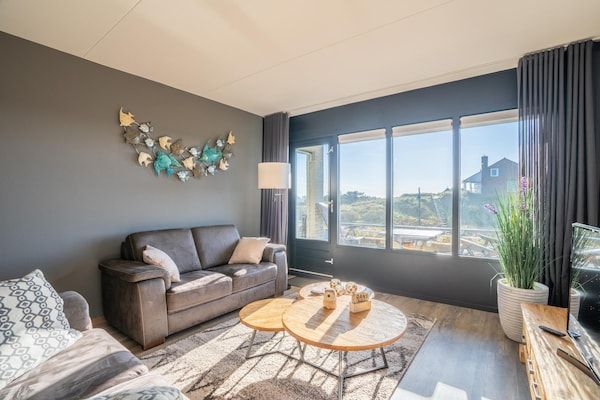 Woonkamer - 4 Persoons appartement met eiland-zeezicht in De Koog (5)