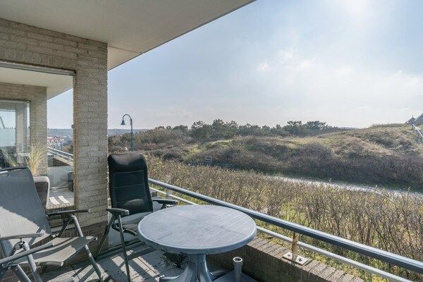 Uitzicht - Comfortabel 4-persoons appartement met terras en uitzicht in De Koog (2)