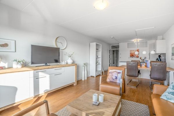 Woonkamer - 4 Persoons appartement met eiland-zeezicht in De Koog (4)