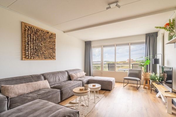 Woonkamer - 4 Persoons appartement met eiland-zeezicht in De Koog (5)