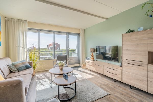 Woonkamer - 4 Persoons appartement met eiland-zeezicht in De Koog (4)