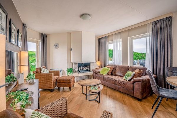 Woonkamer - 4 Persoons appartement met eiland-zeezicht in De Koog (5)