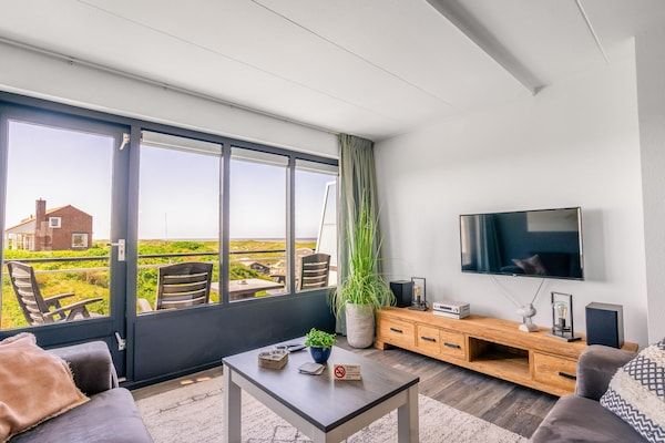 Woonkamer - 4 Persoons appartement met eiland-zeezicht in De Koog (2)