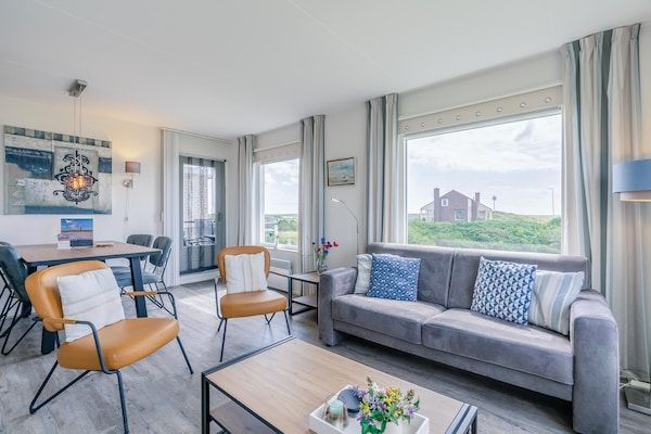 Woonkamer - 4 Persoons appartement met zeezicht in De Koog (3)
