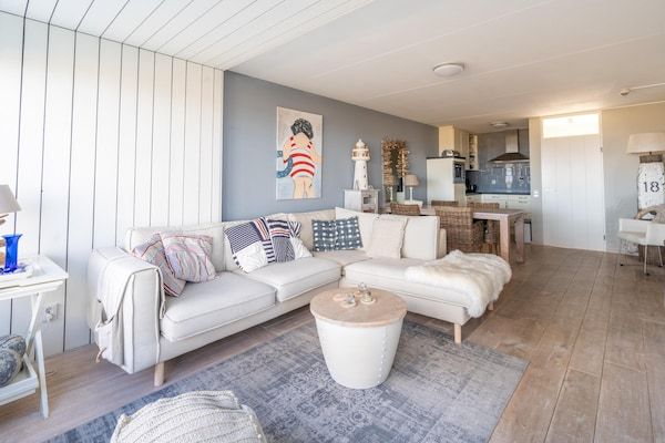 Woonkamer - 4 Persoons appartement met zeezicht in De Koog (4)