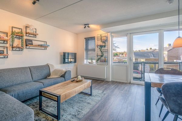 Woonkamer - Fijn appartement nabij het centrum van De Koog in De Koog (3)