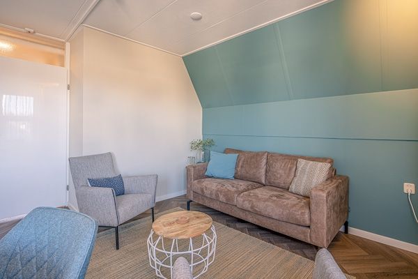 Woonkamer - Fijn huisdier vriendelijk appartement nabij het centrum van De Koog in De Koog (3)