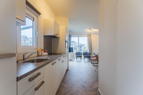 Keuken - Lichte strandbasis in Burgh-Haamstede in Burgh-Haamstede (3)
