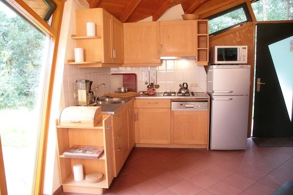 Keuken - Bungalow in Herperduin met eigen tuin in Herpen (3)