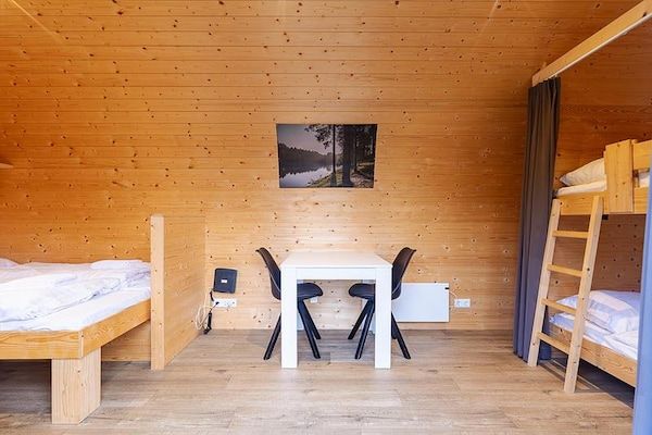 Eetkamer - Vakantiehuis voor 4 in Zeeland vlakbij het strand in Burgh-Haamstede (2)