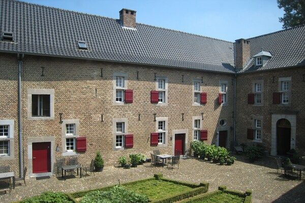 Buitenkant - Moderne vakantie met terras in Mesch-Eijsden (4)