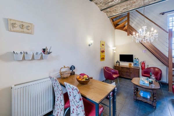 Eetkamer - Moderne vakantie met terras in Mesch-Eijsden (1)