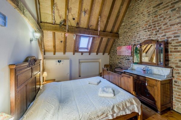 Slaapkamer - Moderne vakantie met terras in Mesch-Eijsden (3)