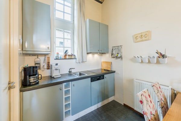 Keuken - Moderne vakantie met terras in Mesch-Eijsden (2)