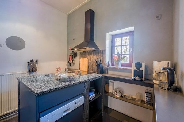 Keuken - Modern comfort op een centrale plek in Mesch-Eijsden (3)
