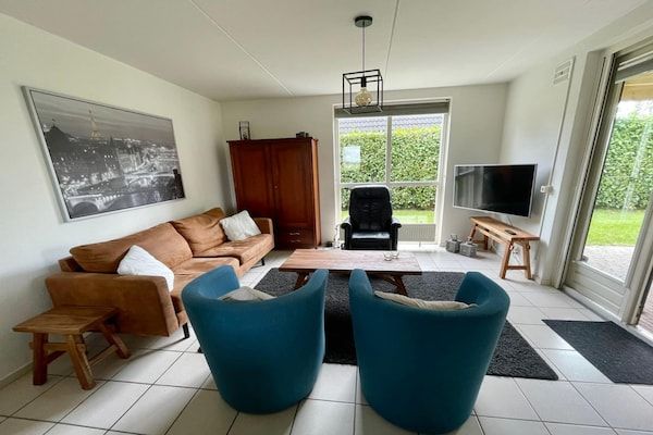 Woonkamer - Mooie woning voor 6 in park Ewijk in Ewijk (3)