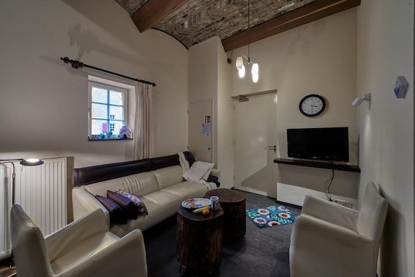 Woonkamer - Idyllische familievakantie in Limburg in Mesch-Eijsden (1)