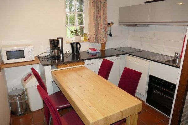 Keuken - Appartement nabij centrum in Mesch in Mesch-Eijsden (3)