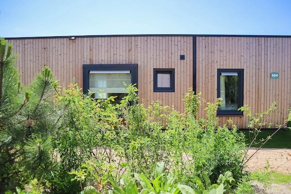 Buitenkant - Luxe bungalow aan zee voor 6 gasten in ’s-Gravenzande (1)