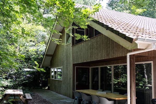 Buitenkant - Huis in de Bossen in Een (1)