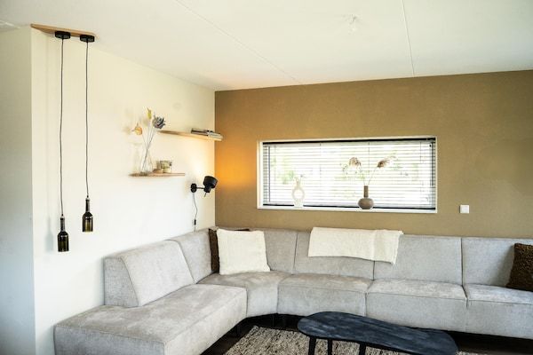 Woonkamer - Appartement met zeezicht en terras voor 8 in Elahuizen (2)