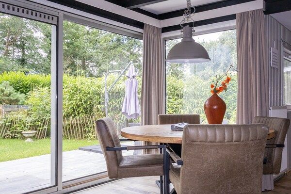 Eetkamer - Huis & Meer nabij het Ijsselmeer in Lemmer (3)