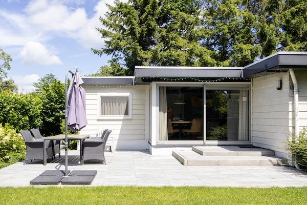 Buitenkant - Huis & Meer nabij het Ijsselmeer in Lemmer (1)