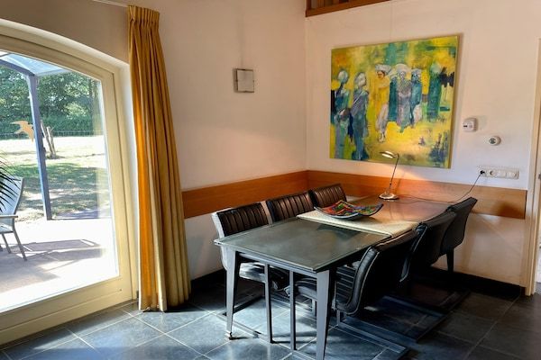 Eetkamer - Koetshuis bij Roermond met tuin in Sint Odilienberg (3)