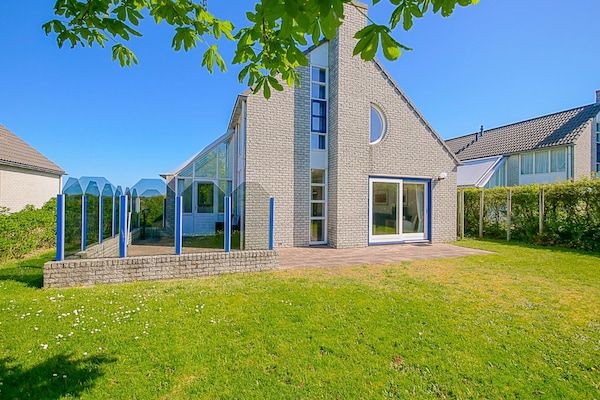 Buitenkant - Ruime vakantiewoning in Julianadorp in Julianadorp (1)