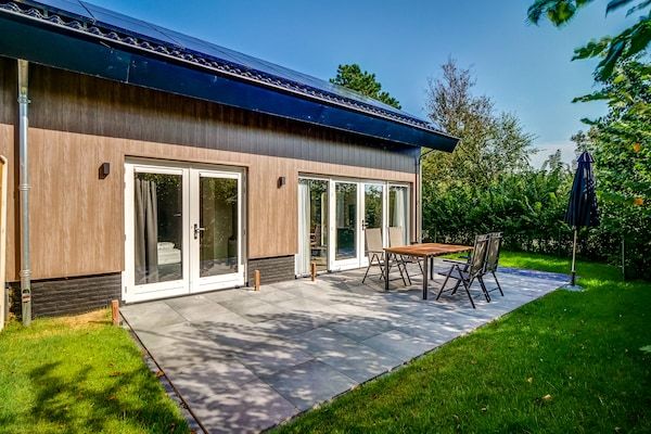 Terras - Vakantiehuis aan de Nederlandse kust met tuin in Julianadorp (5)