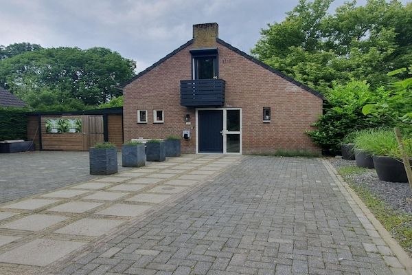 Buitenkant - Bosbungalow met sauna voor 6 personen in Ewijk (1)