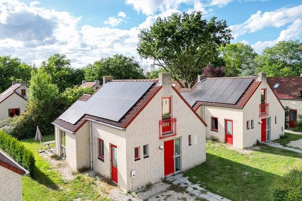 Buitenkant - Retraite aan het meer met tuin in Ewijk in Ewijk (1)