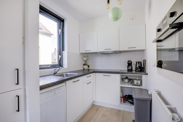 Keuken - Retraite aan het meer met tuin in Ewijk in Ewijk (4)