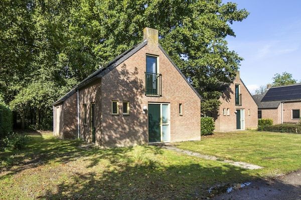 Buitenkant - Rustig Ewijk Bosverblijf voor 4 personen in Ewijk (1)