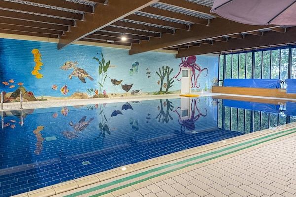 PoolOfHouse - Rustige bosbungalow voor 6 personen in Ewijk (2)